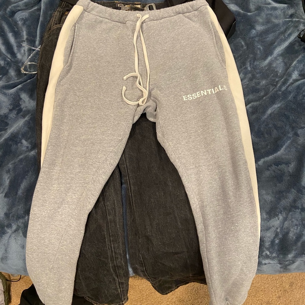Essentials fear of god sweats